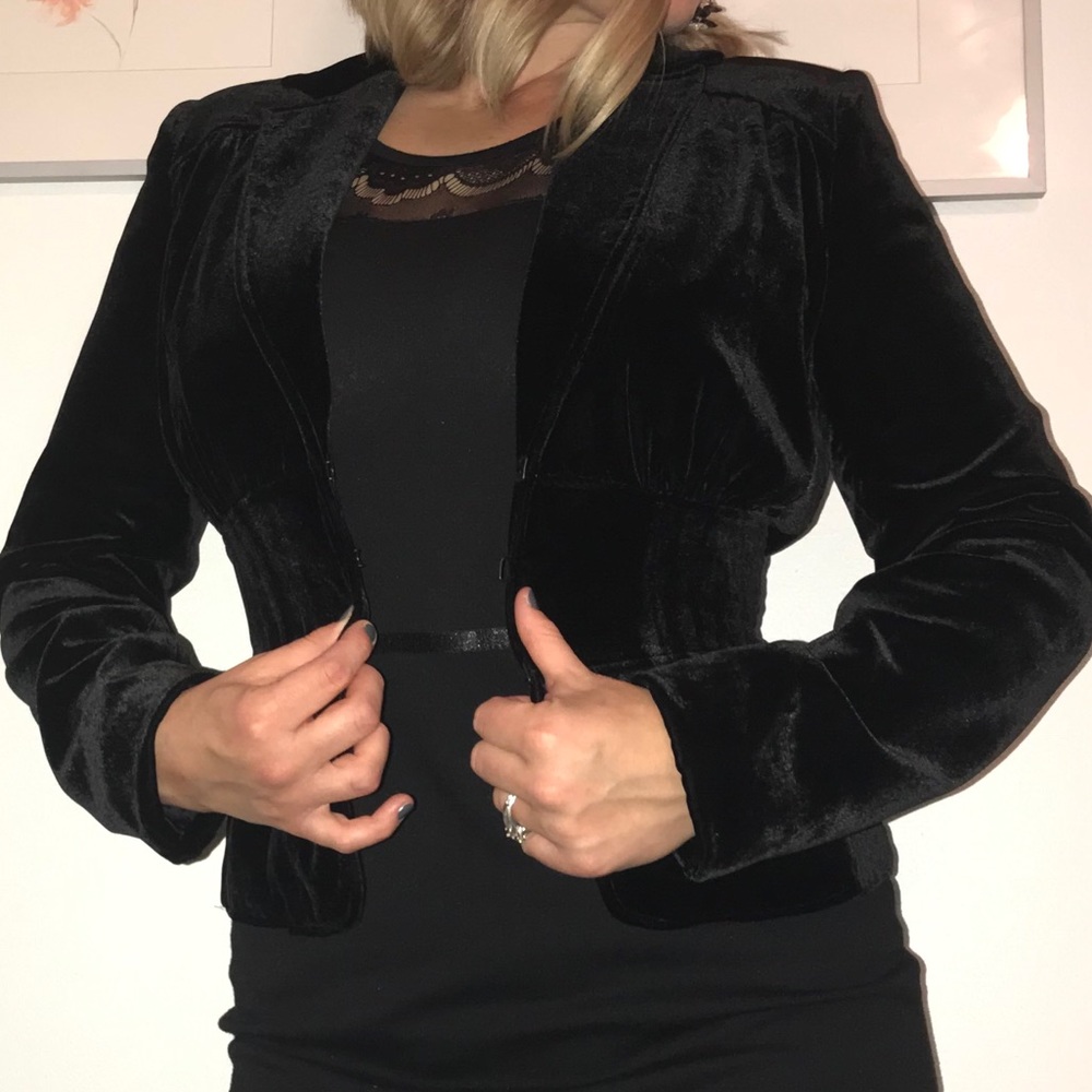 ✨Velvet Blazer✨ - Picture 7 of 7